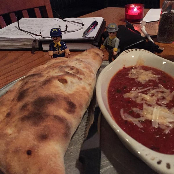 12/22/2015にCarlton M.がGrant Central Pizza &amp; Pastaで撮った写真