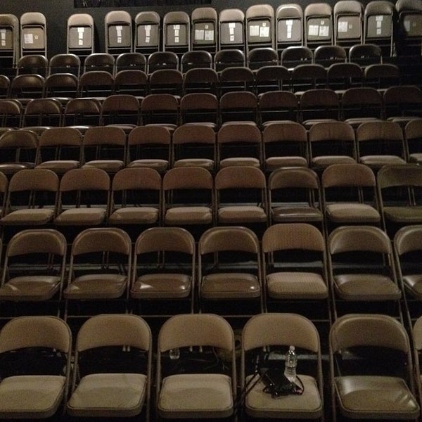6/22/2013にNicole S.がVillage Theatreで撮った写真