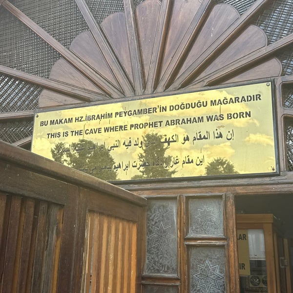 Photo taken at Hz. İbrahimin Doğduğu Mağara by 🌍 🗺️ 🌎 on 5/26/2023