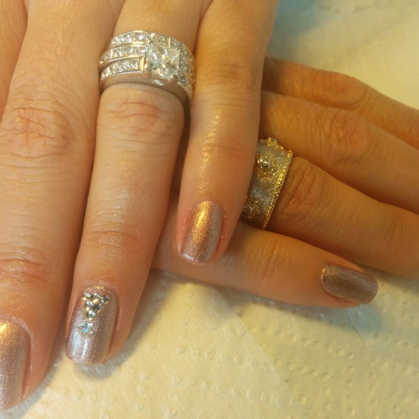 Shellac Nails by Andrea Melbourne Collingwood, VIC