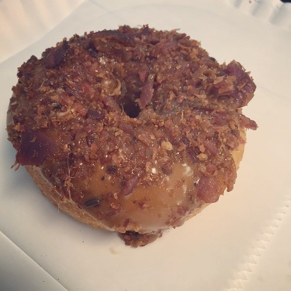 3/14/2015にKara H.がDesert Donutsで撮った写真