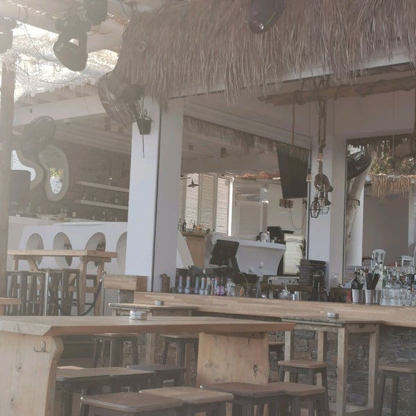 Снимок сделан в La Isla Beach Bar Restaurant пользователем Vreni N. 10/2/2021