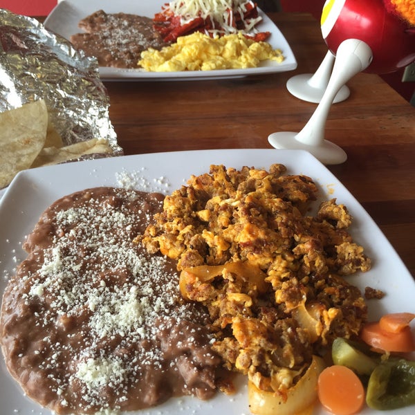 6/18/2016 tarihinde Carl E.ziyaretçi tarafından El Catrin Mexican Cuisine'de çekilen fotoğraf