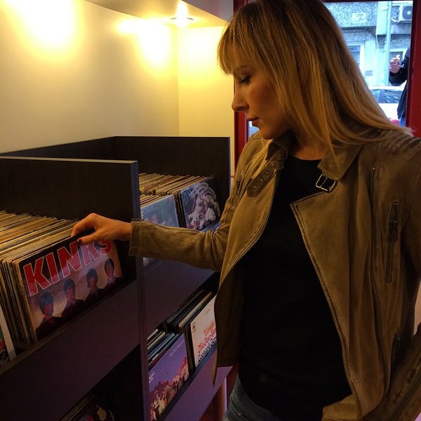 Photo prise au Jammin&#39;s Vinyl Records &amp; Café par Vic V. le12/16/2014