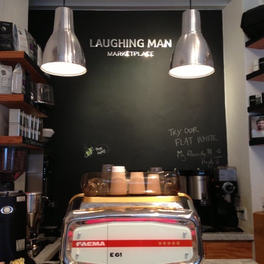 Foto tomada en Laughing Man Coffee &amp; Tea  por Jonathan P. el 9/28/2012