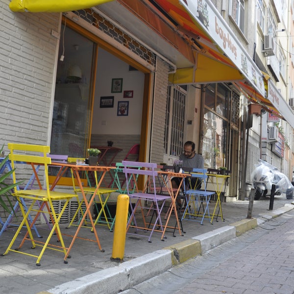 Photo prise au Bay-Kuş Cafe Kahvaltı par Bay-Kuş Cafe Kahvaltı le11/9/2014