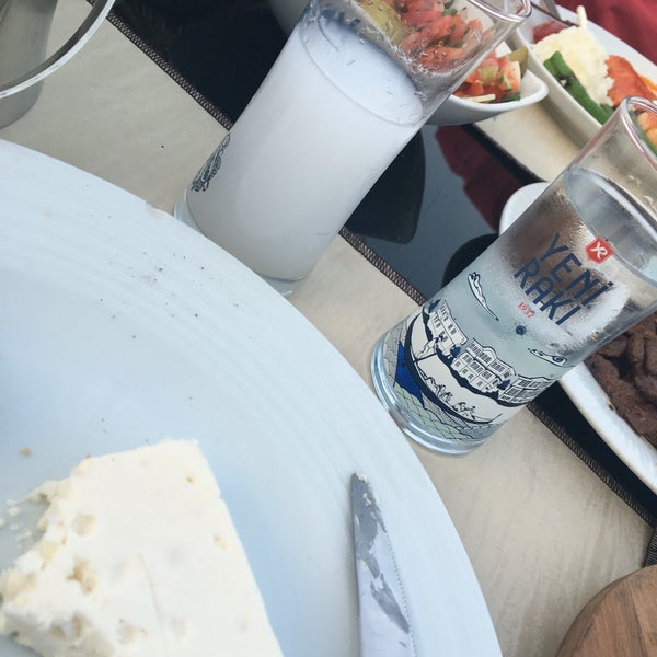 5/30/2016にDemirがGölpark Restoranで撮った写真