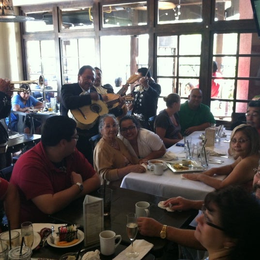 Foto scattata a Taco Rosa Mexico City Cuisine - Irvine da BIG GUZ™ il 9/30/2012