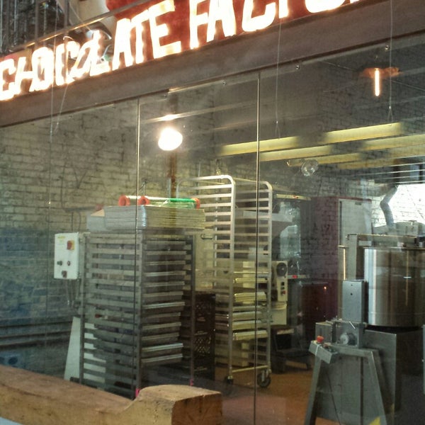11/13/2014 tarihinde Gareth F.ziyaretçi tarafından Fine &amp; Raw Chocolate Factory'de çekilen fotoğraf