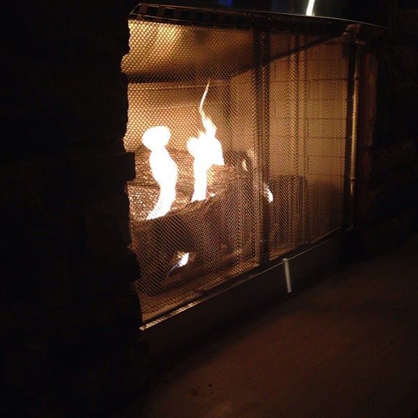 The flat bread pizza is wonderful + the fireplace! Great for a low key night! Very relaxing!