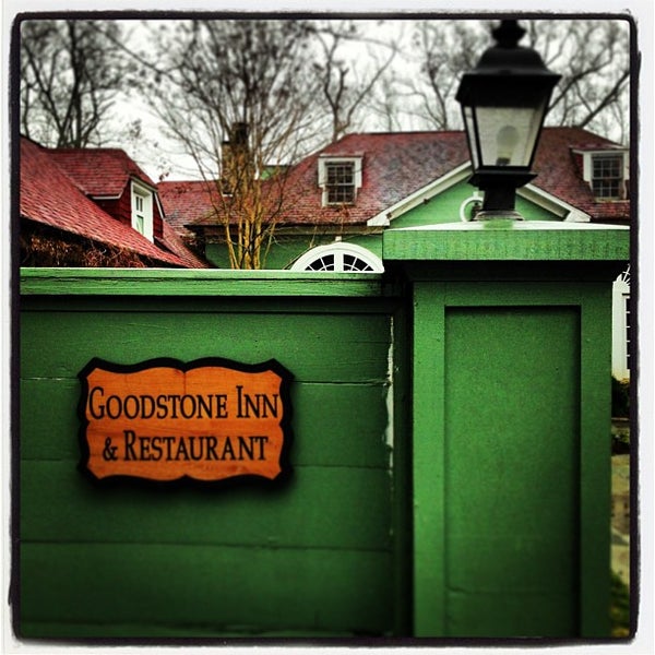 รูปภาพถ่ายที่ The Goodstone Inn &amp; Estate โดย Danny M. เมื่อ 3/31/2013