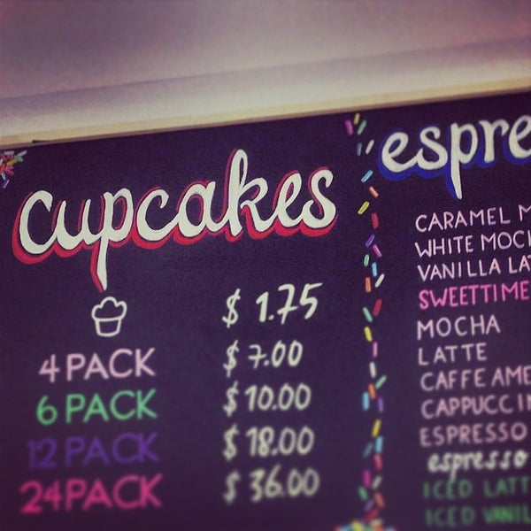 3/16/2014 tarihinde Danny M.ziyaretçi tarafından Sweet Times Cupcakes &amp; Coffee'de çekilen fotoğraf