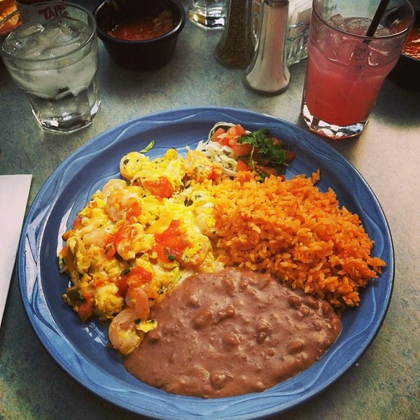 Das Foto wurde bei El Palomar Restaurant von Jeanine K. am 2/24/2013 aufgenommen