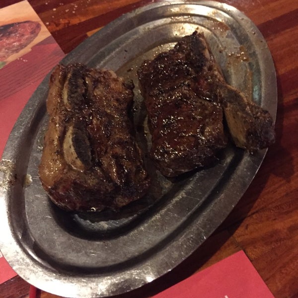 Foto diambil di The Knife Restaurant Argentinian Steakhouse oleh Ceci C. pada 10/19/2014