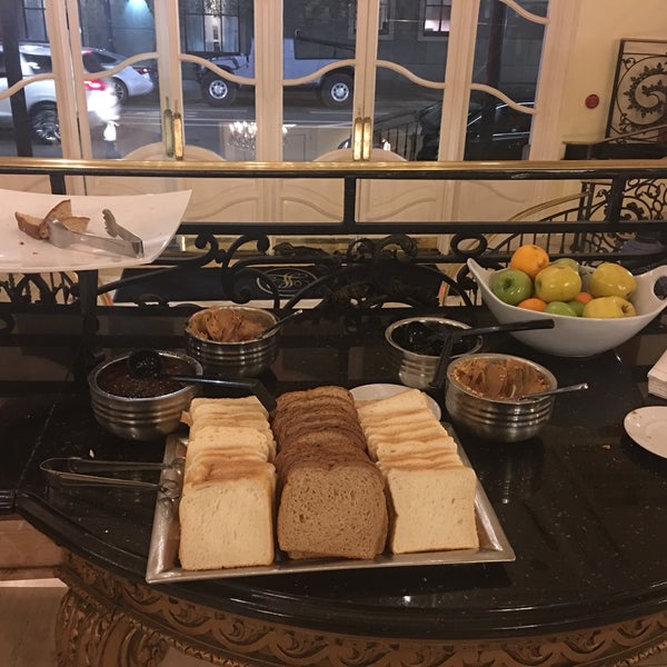 Peanut butter and jelly sandwiches every night at 10? Sold. Great hotel in Nola