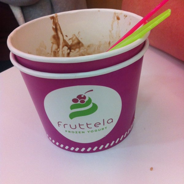 Photo taken at Fruttela Frozen Yogurt by Autumn S. on 2/2/2013