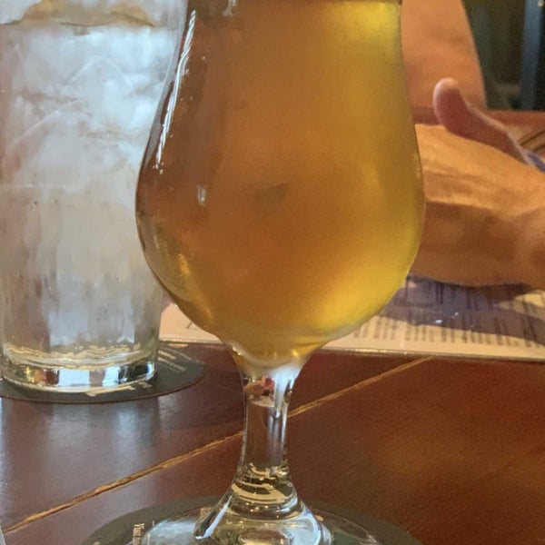 Photo taken at Houlihan&#39;s by Harry M. on 9/23/2019