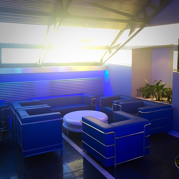 Юрий штаханов премьер авиа. Premier avia. Премьер авиа. Премьер авиа групп шереметьево. Терминал премьер авиа шереметьево фото.