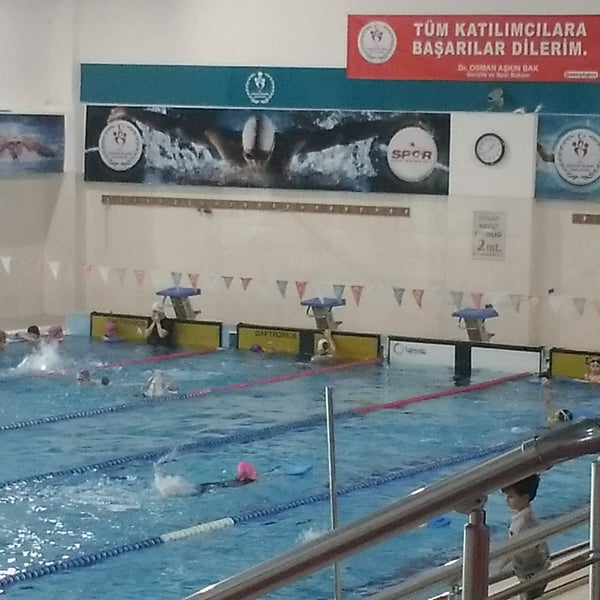 รูปภาพถ่ายที่ Burhan Felek | Yüzme Havuzu โดย Recep U. เมื่อ 3/18/2018