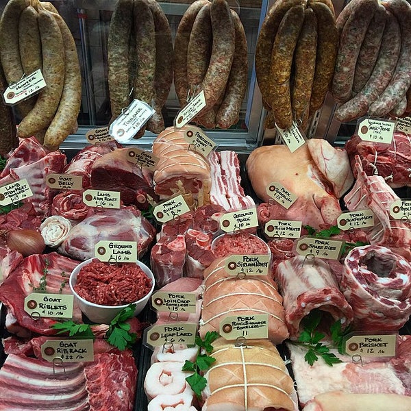 4/3/2015にBareFootChefがM.F. Dulock Pasture-Raised Meatsで撮った写真