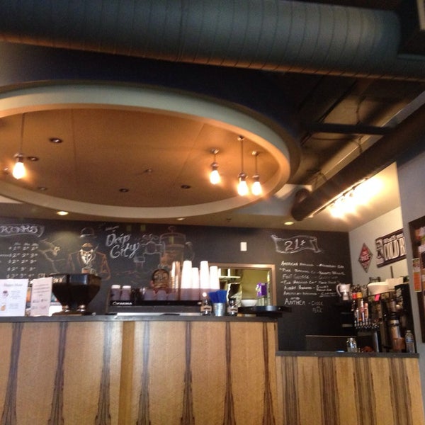 8/3/2014 tarihinde Chona G.ziyaretçi tarafından Drip City Coffee'de çekilen fotoğraf