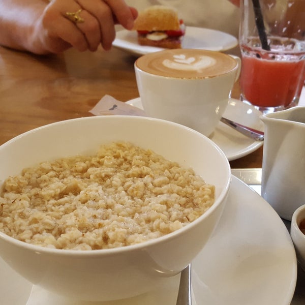 Foto scattata a Tiszavirág Bar &amp; Restaurant da Barbi K. il 1/20/2018