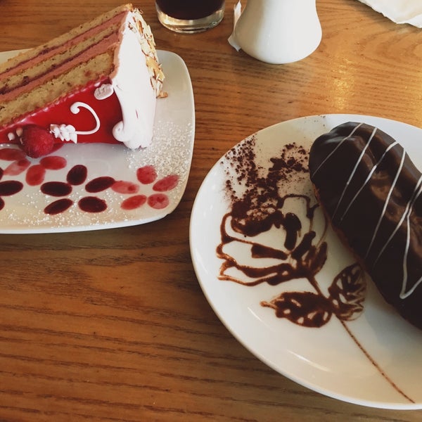 5/29/2016에 Allen님이 Pastiche Fine Desserts &amp; Café에서 찍은 사진