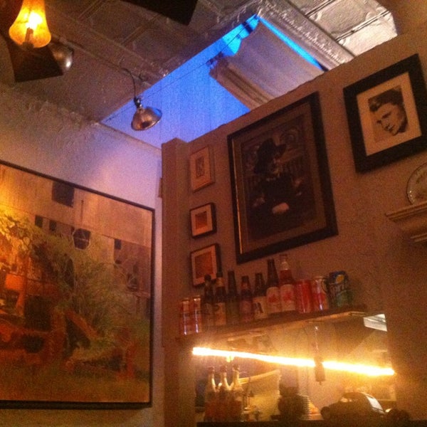 3/3/2013 tarihinde Jane L.ziyaretçi tarafından Café Triskell'de çekilen fotoğraf