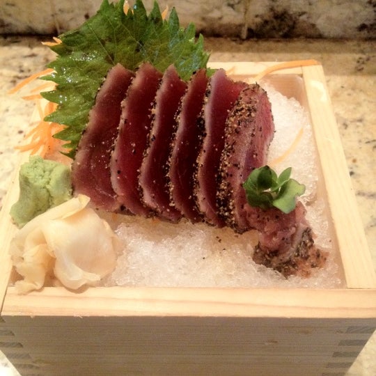 รูปภาพถ่ายที่ Uni Sushi โดย David W. เมื่อ 6/2/2012
