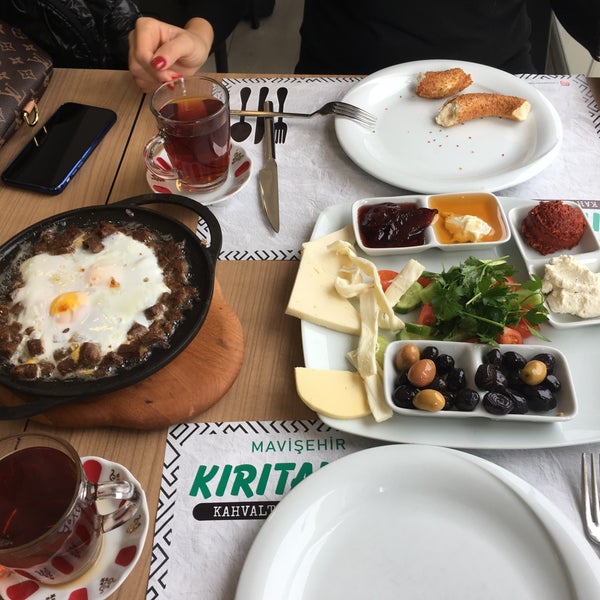 Photo prise au Kırıtaklar Mandıra &amp; Kahvaltı par Rıdvan K. le1/25/2019