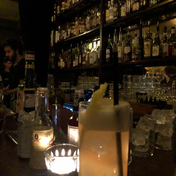 Foto diambil di Experimental Cocktail Club oleh Çağlar pada 9/28/2019
