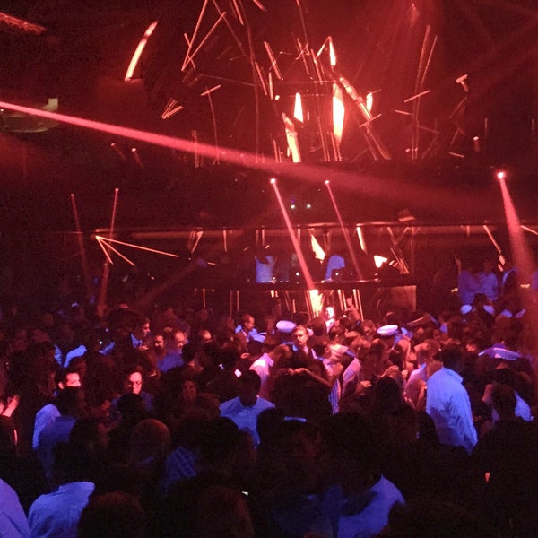 รูปภาพถ่ายที่ Hakkasan Nightclub โดย Stefan B. เมื่อ 12/5/2014