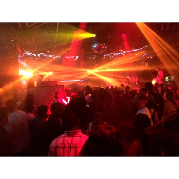 Foto tirada no(a) Dream Nightclub por Stefan B. em 8/2/2014
