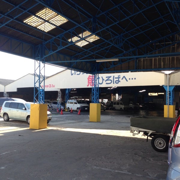 半田魚市場 市場