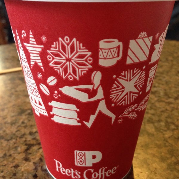 Снимок сделан в Peet&#39;s Coffee &amp; Tea пользователем Tara P. 12/24/2015
