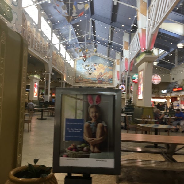 Das Foto wurde bei Coastal Grand Mall von Chase J. am 3/28/2018 aufgenommen