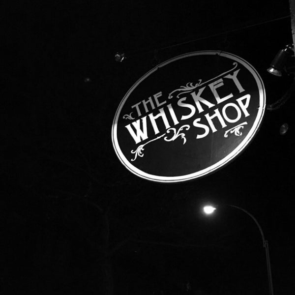 Foto tomada en The Whiskey Brooklyn  por Miren S. el 2/6/2016
