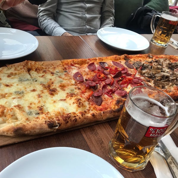 Foto tomada en Metre Pizza  por Sinem E. el 4/21/2019
