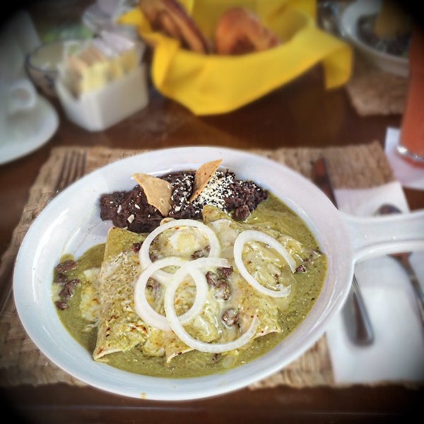 รูปภาพถ่ายที่ Mestizo&#39;s | Restaurante Mexicano Cancun | Cancun Mexican Restaurant โดย Jose Luis M. เมื่อ 12/17/2014
