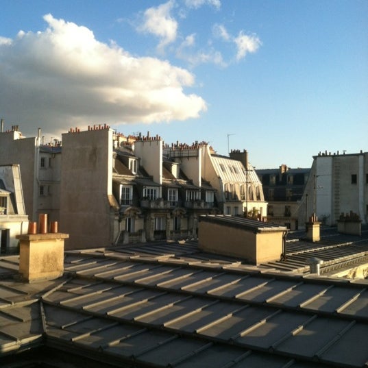 Снимок сделан в Grand Hotel Saint Michel пользователем Roger L. 10/2/2012