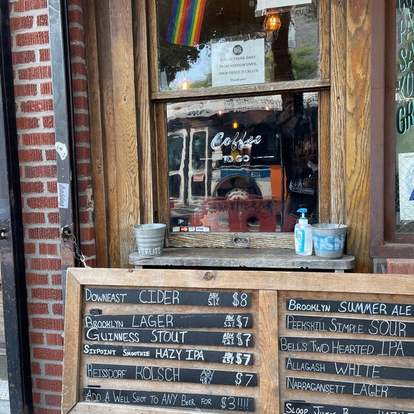 Foto diambil di The West—Coffeehouse &amp; Bar oleh Jenn C. pada 6/7/2021