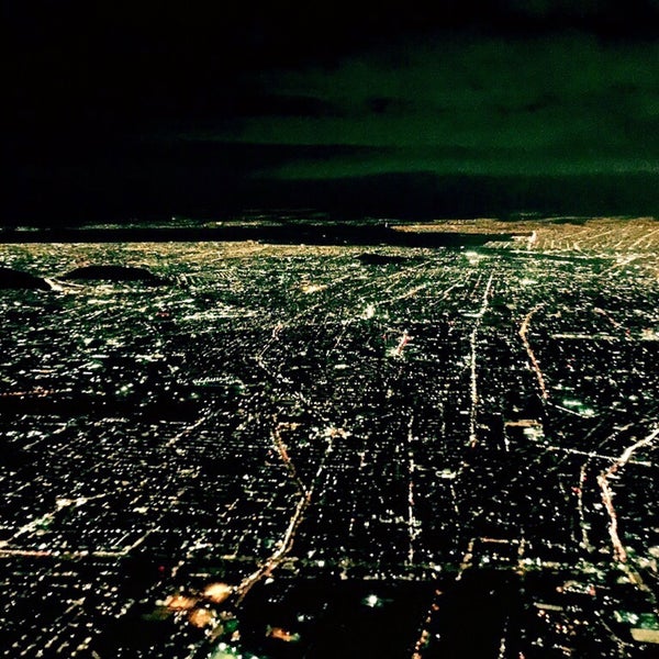 Foto tirada no(a) Aeroporto Internacional da Cidade do México (MEX) por Mónica G. em 9/25/2015