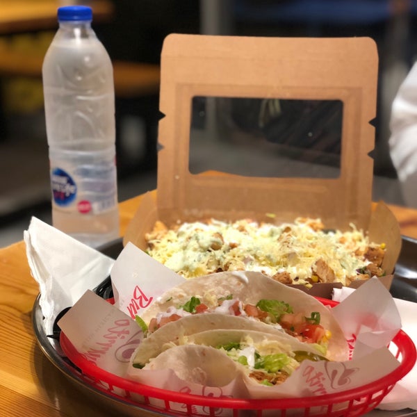 Foto diambil di Burrito Loco oleh A🐎 pada 8/26/2019