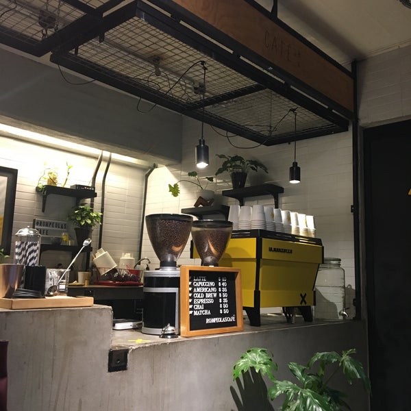 12/4/2019 tarihinde Hugo Alejandro O.ziyaretçi tarafından Rompeolas Café'de çekilen fotoğraf