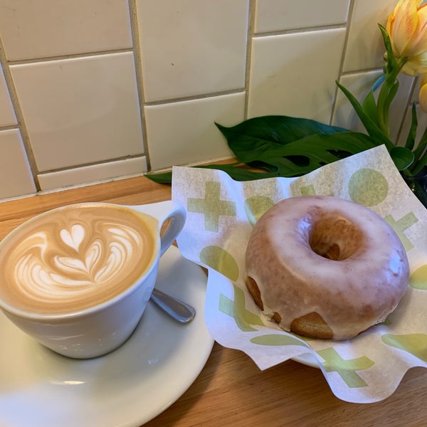 Photo taken at Shortstop Coffee &amp; Donuts by Vampire Q. on 7/7/2019