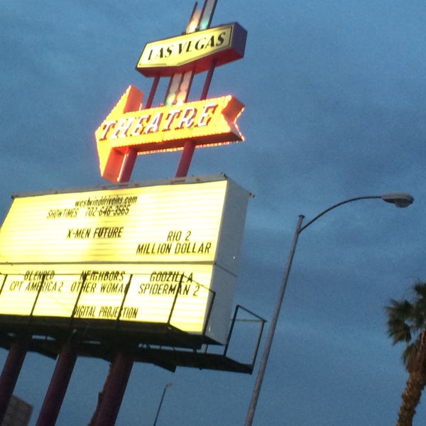 Foto tomada en Las Vegas Drive-in  por Darcie L. el 5/29/2014