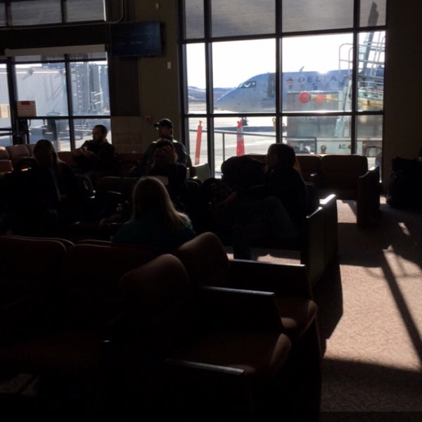 Elko Regional Airport (EKO) Terminal Way