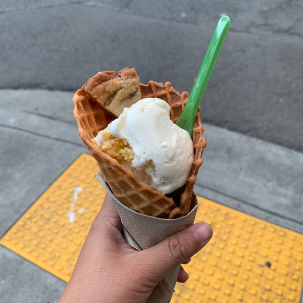 Photo taken at What&#39;s The Scoop? by M F. on 6/20/2019