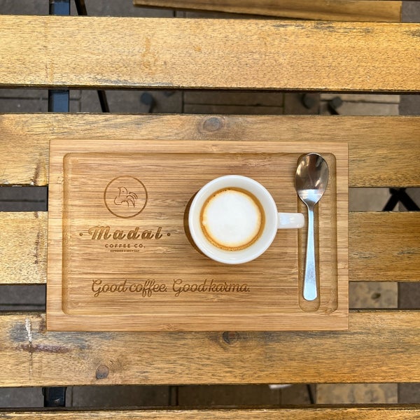 6/4/2022 tarihinde M F.ziyaretçi tarafından Madal Cafe - Espresso &amp; Brew Bar'de çekilen fotoğraf