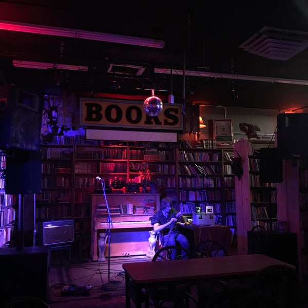 Photo taken at MUTINY Information Cafe by M F. on 9/15/2018